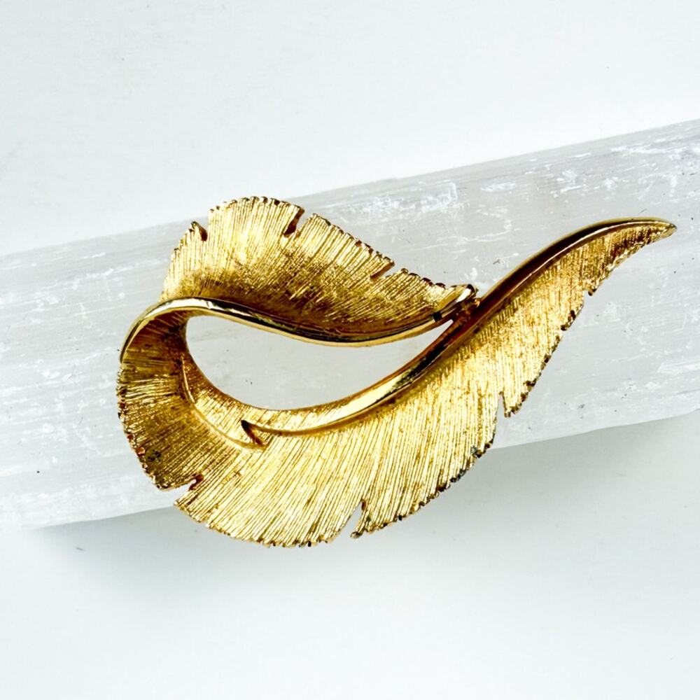 Feather Brooch Sarah Coventry Gold-Tone